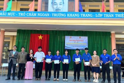 HOẠT ĐỘNG NGOẠI KHÓA CHÀO MỪNG 76 NĂM NGÀY TRUYỀN THỐNG HỌC SINH, SINH VIÊN